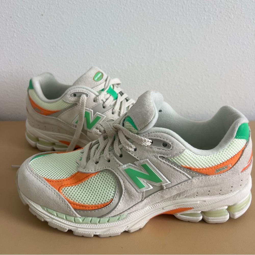 New Balance 2002R U2002RZD Beige Linen Green Apple Unisex Men 6US, W 7.5US